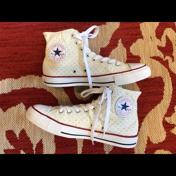 converse broderie anglaise